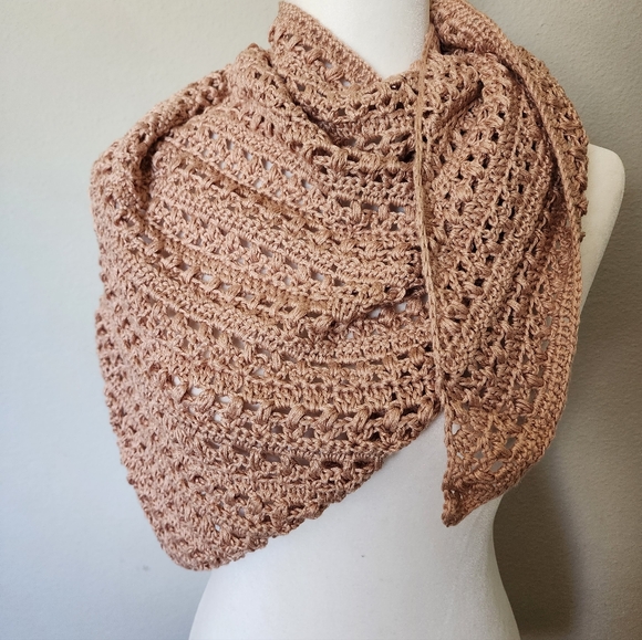 Beautiful Handmade Crocheted Wrap - Picture 5 of 6